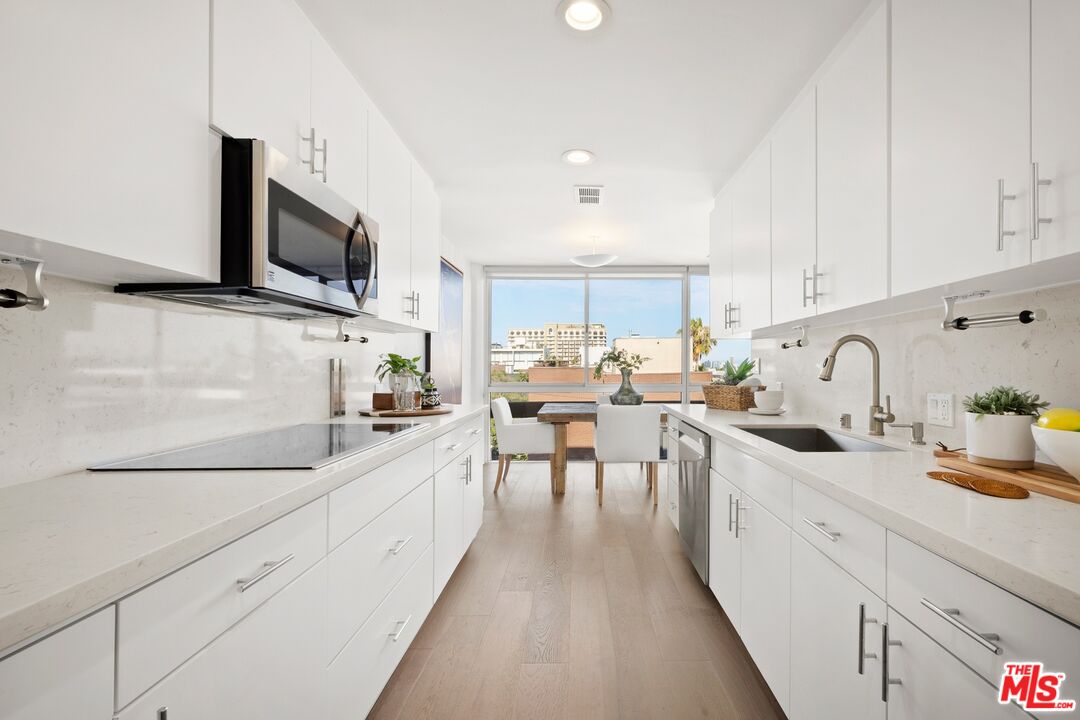 320 N Maple Dr Unit: 507