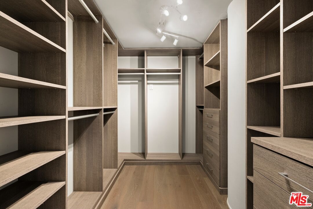 320 N Maple Dr Unit: 507