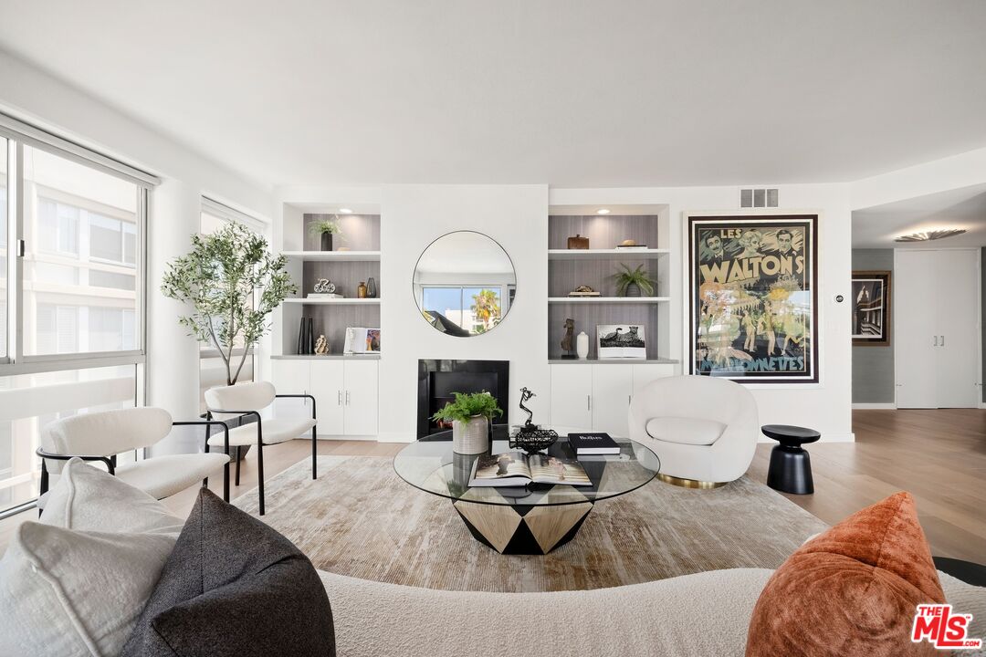 320 N Maple Dr Unit: 507