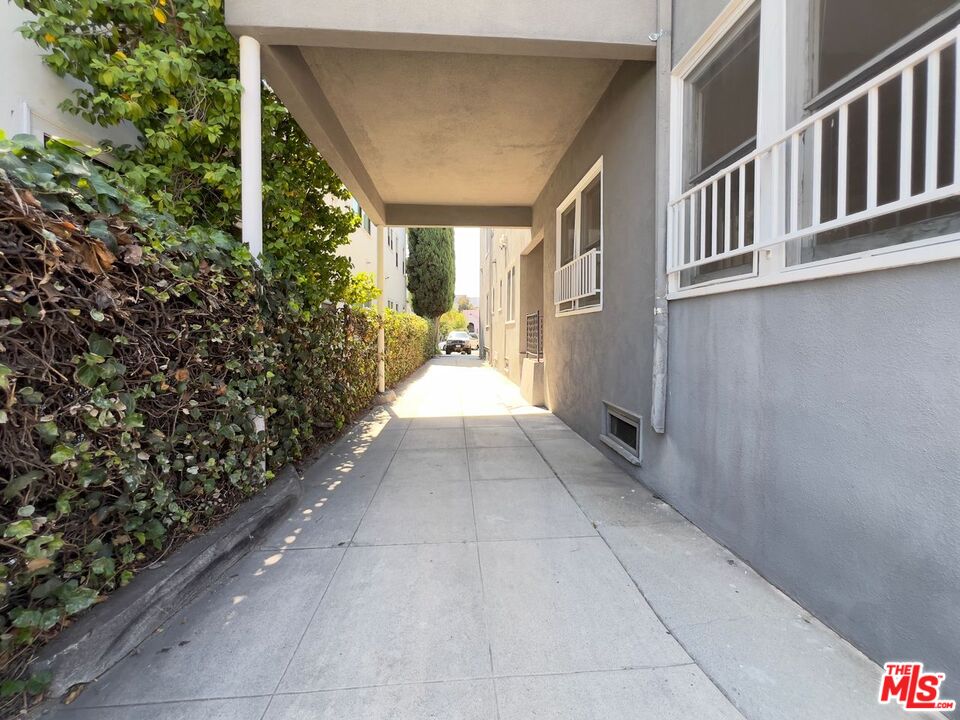 1532 Rosalia Rd Unit: 1/2