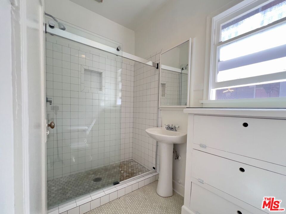 1532 Rosalia Rd Unit: 1/2
