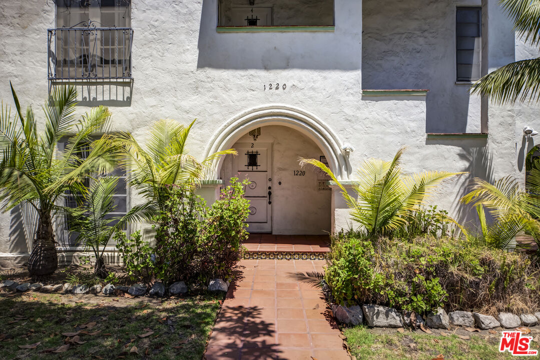 1220 Smithwood Dr