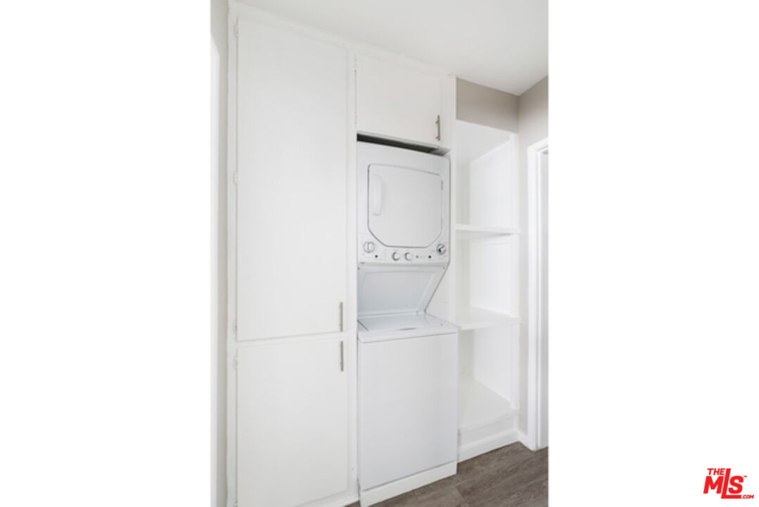 925 N Curson Ave Unit: 6