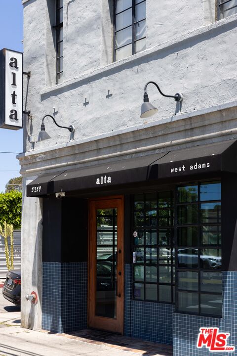 4002 W Adams Blvd