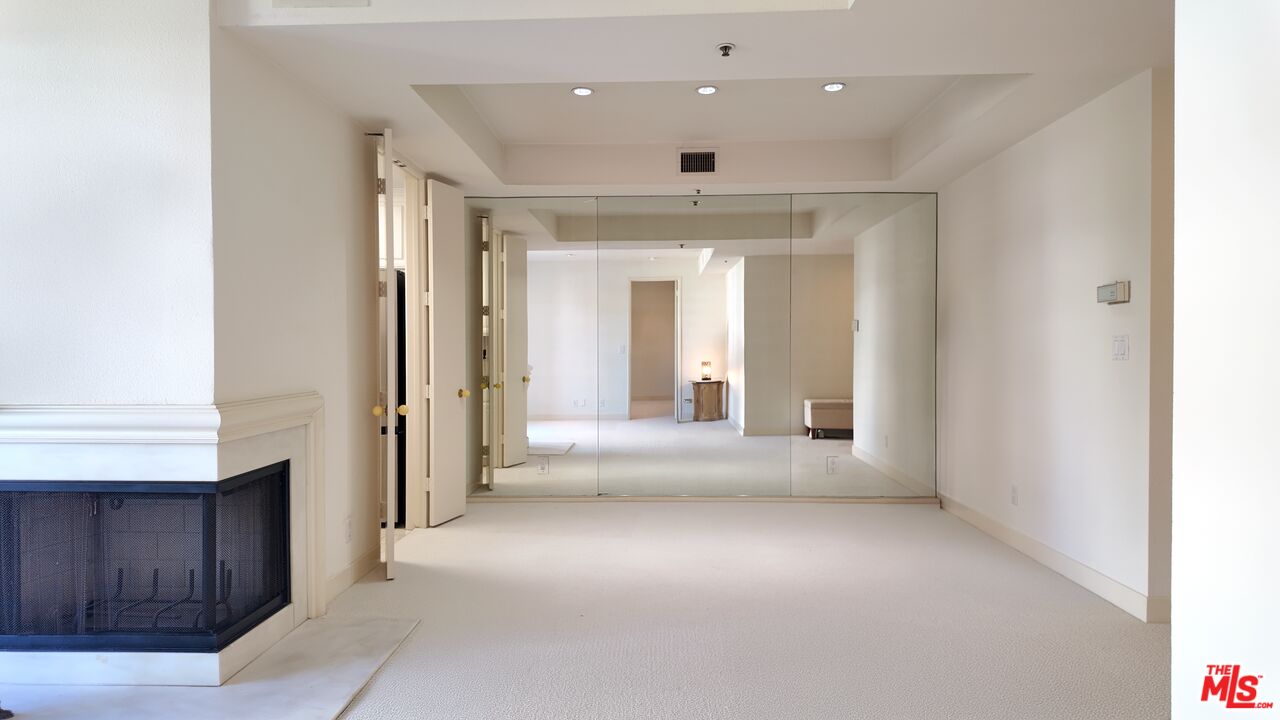2131 Century Park Ln Unit: 301