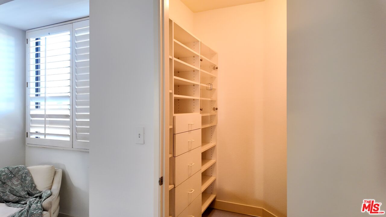 2131 Century Park Ln Unit: 301