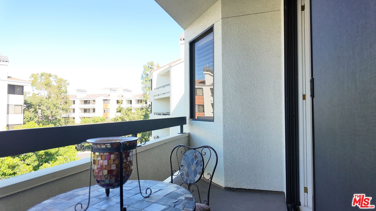 2131 Century Park Ln Unit: 301