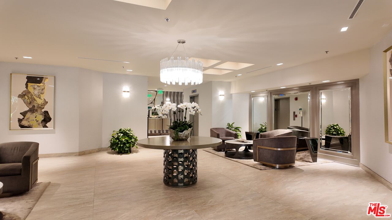 2131 Century Park Ln Unit: 301