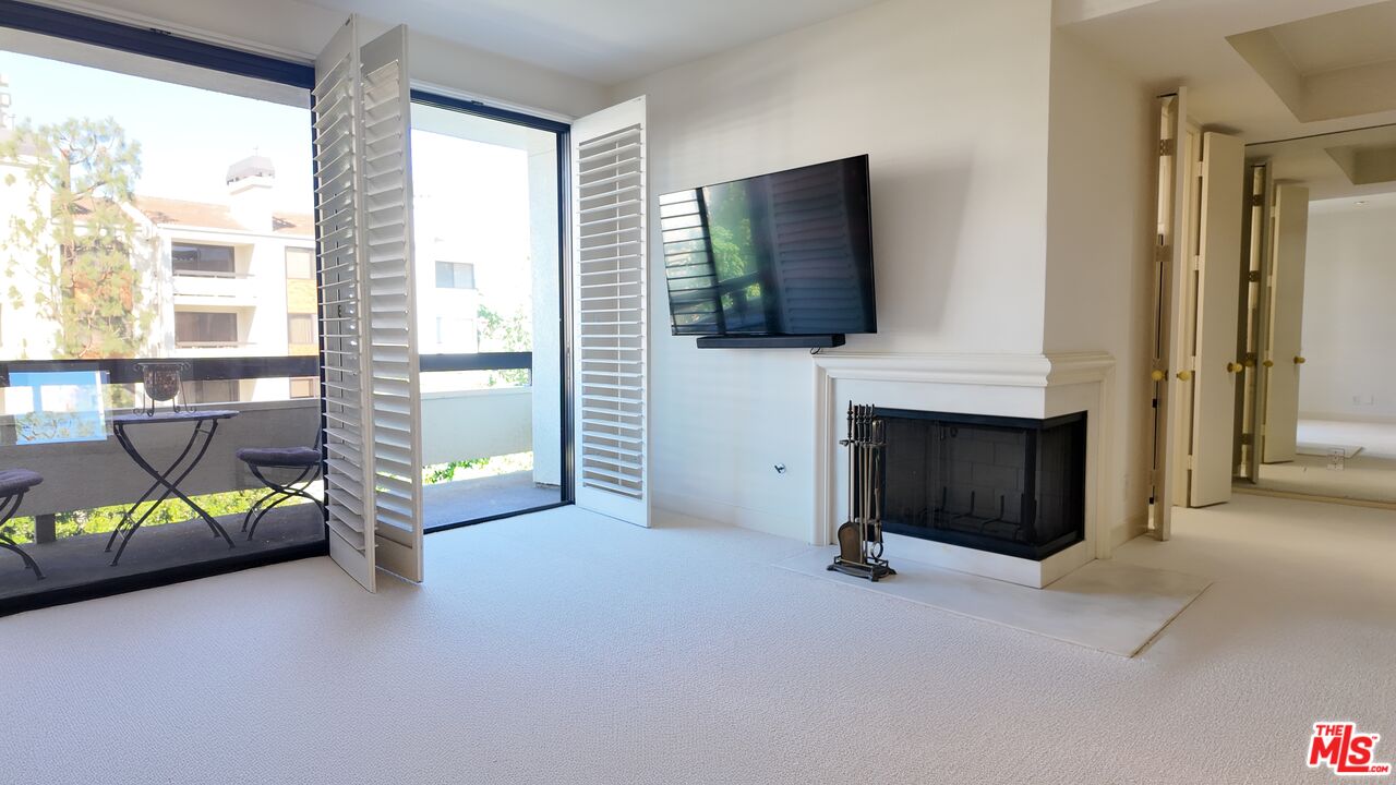 2131 Century Park Ln Unit: 301
