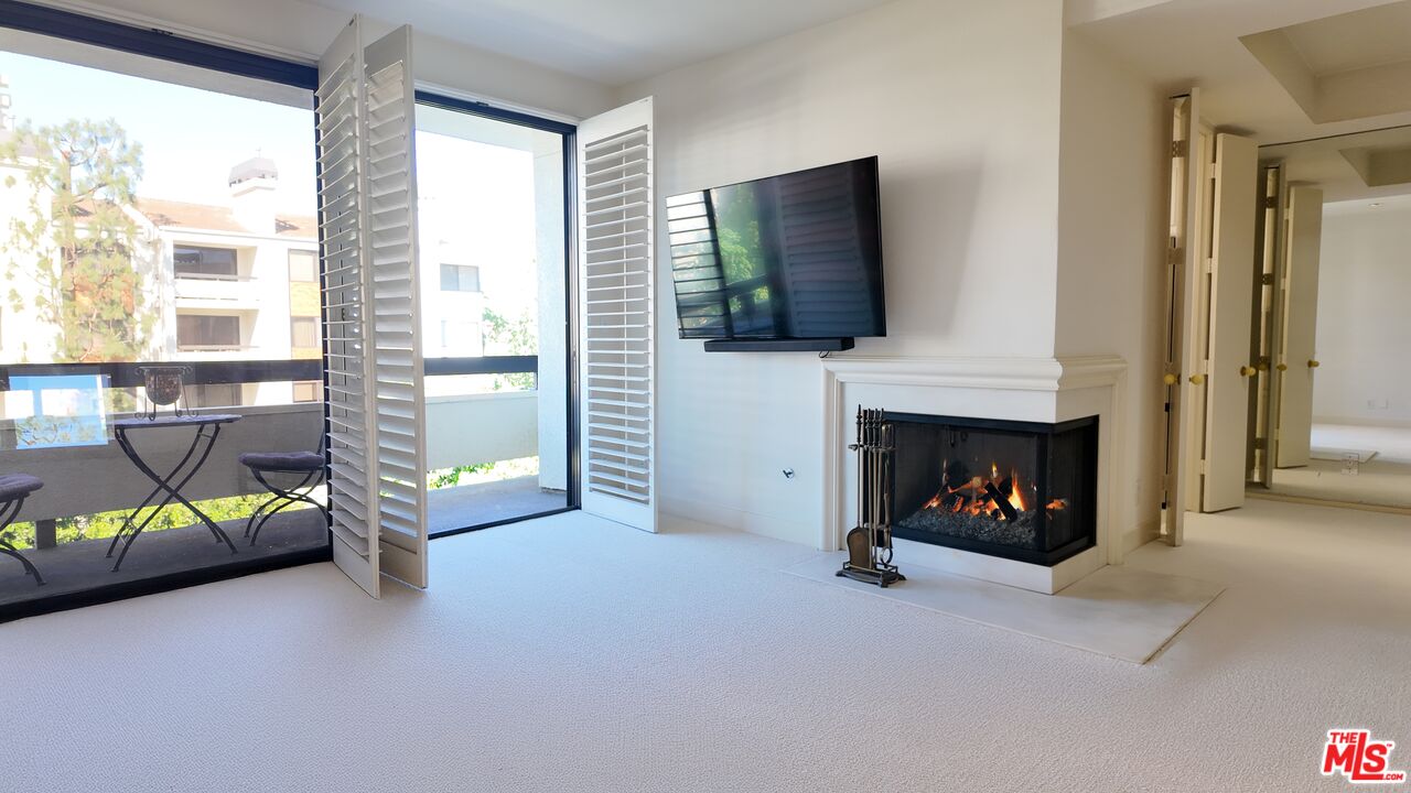 2131 Century Park Ln Unit: 301