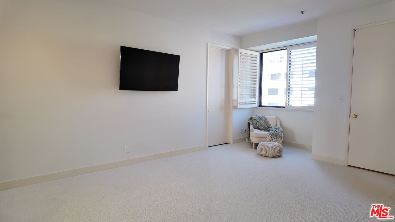 2131 Century Park Ln Unit: 301