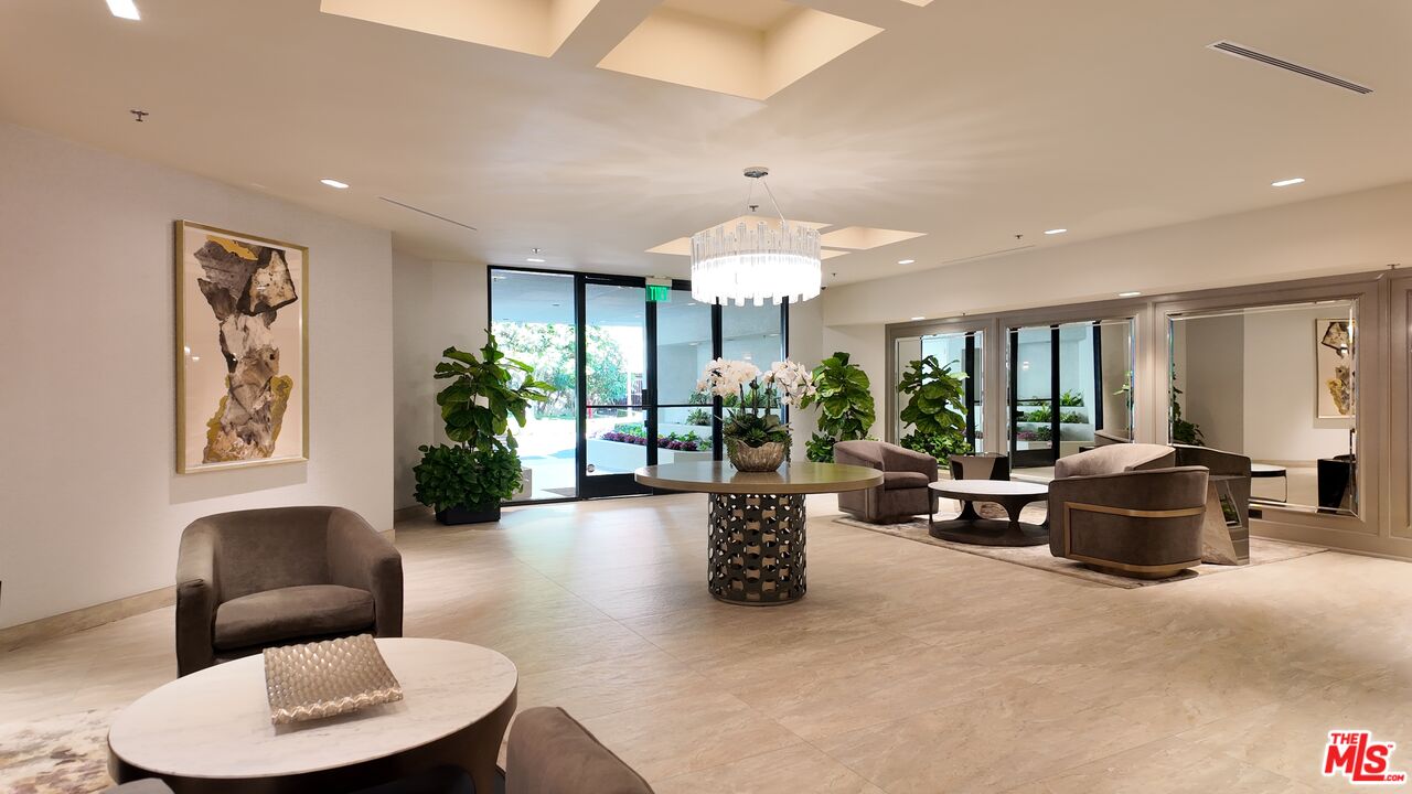 2131 Century Park Ln Unit: 301
