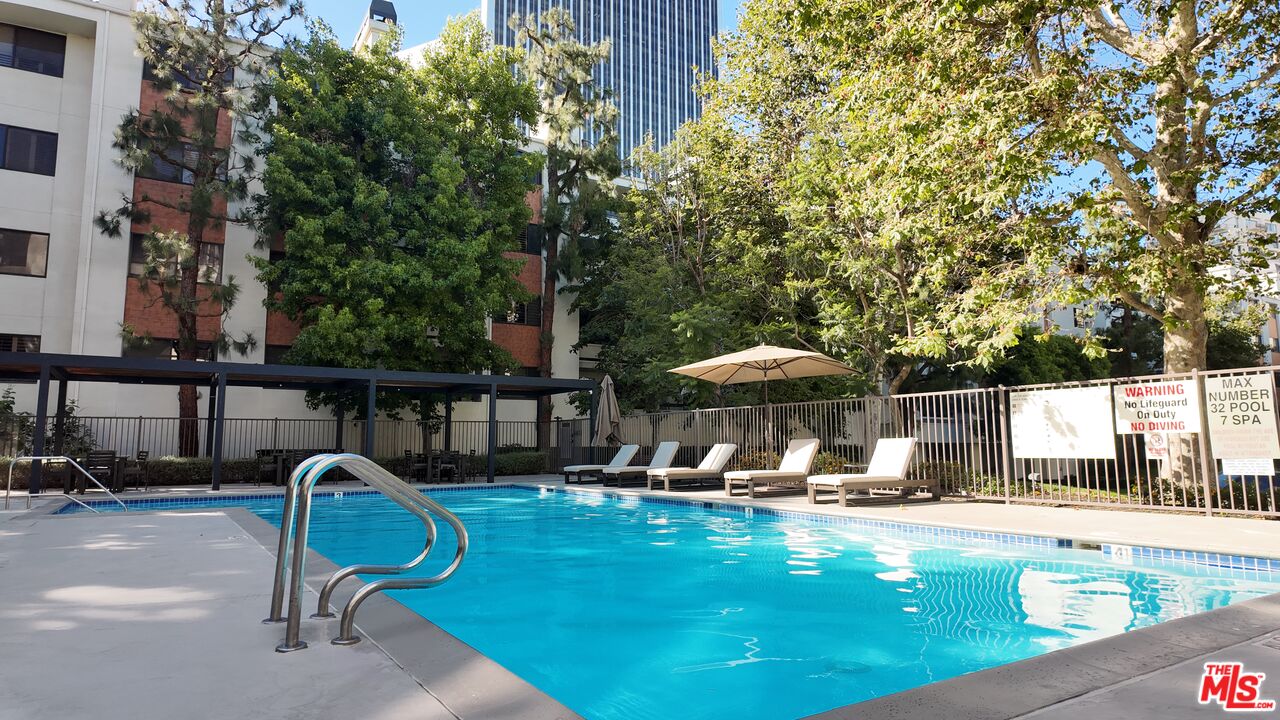 2131 Century Park Ln Unit: 301