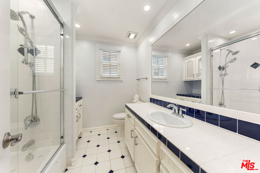 1118 S Cardiff Ave Unit: 2