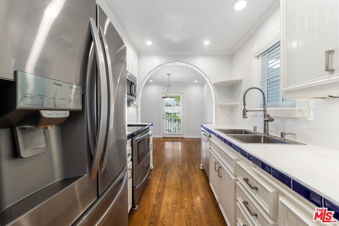 1118 S Cardiff Ave Unit: 2