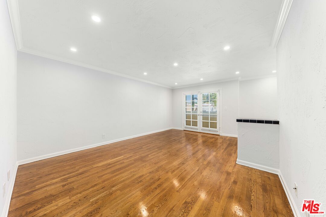 1118 S Cardiff Ave Unit: 2