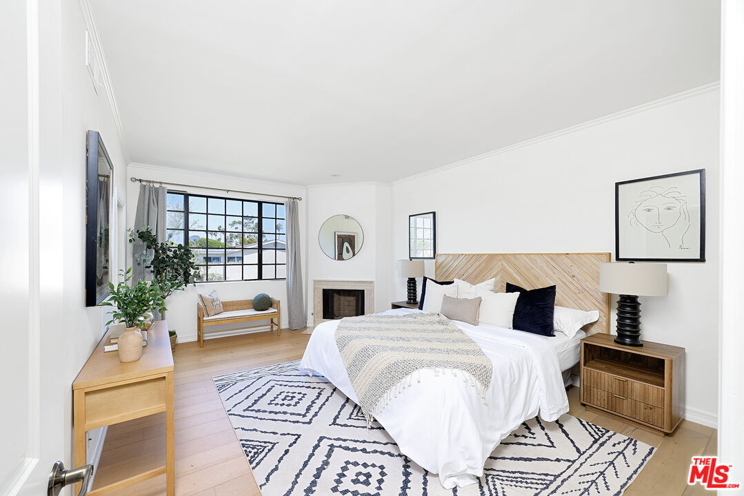 713 9th St Unit: 3