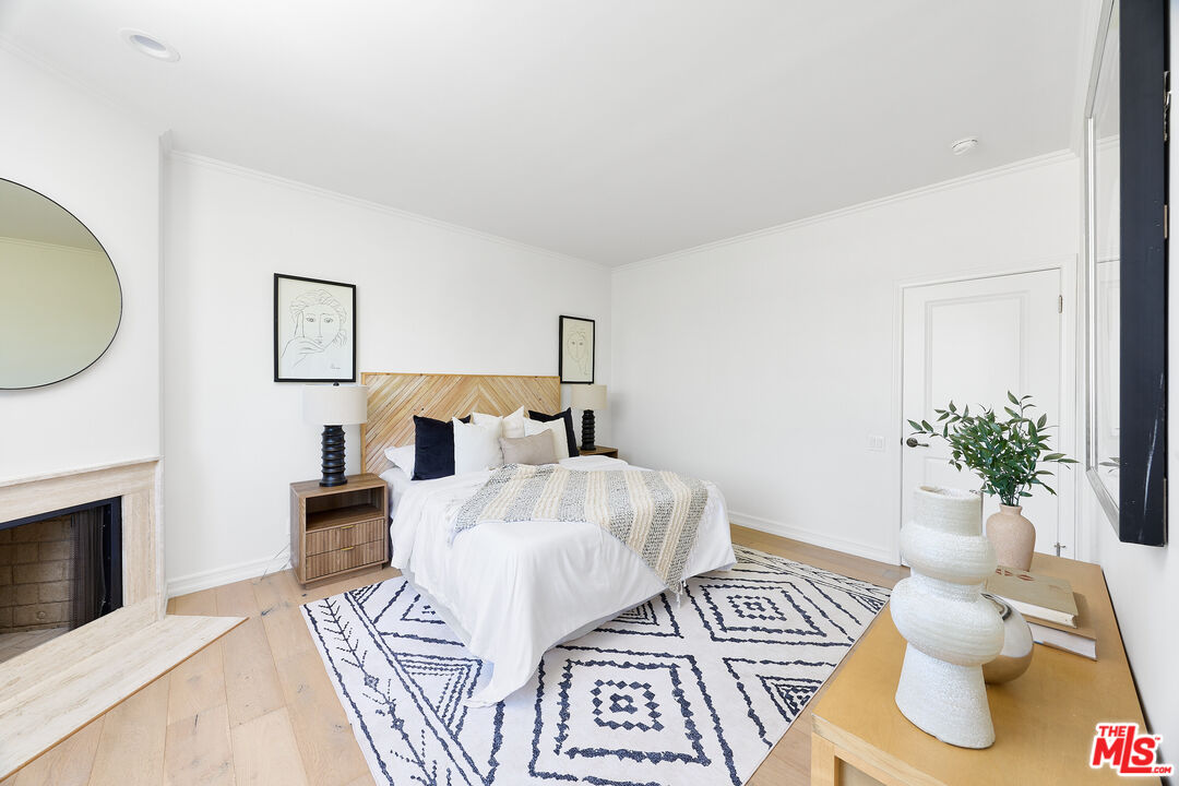 713 9th St Unit: 3