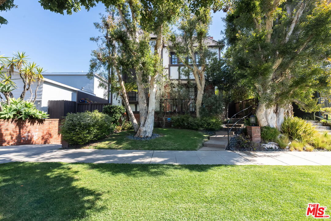 713 9th St Unit: 3