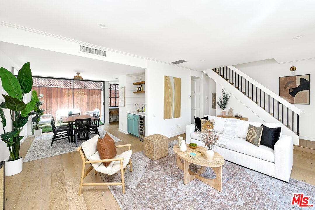 713 9th St Unit: 3