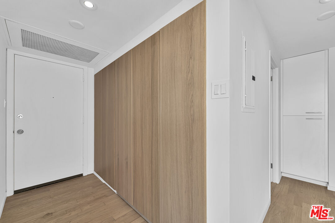 4455 Los Feliz Blvd Unit: 407