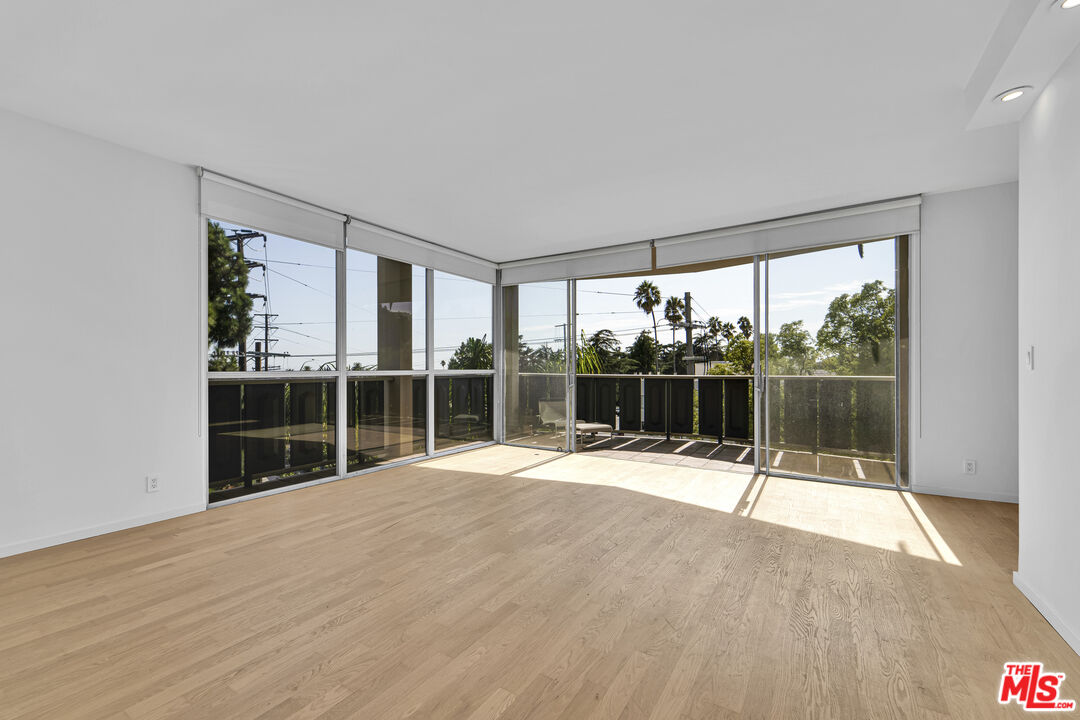 4455 Los Feliz Blvd Unit: 407