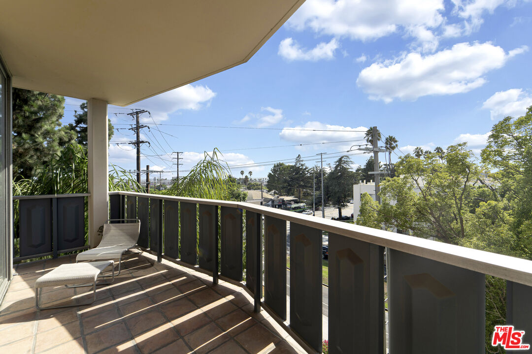 4455 Los Feliz Blvd Unit: 407