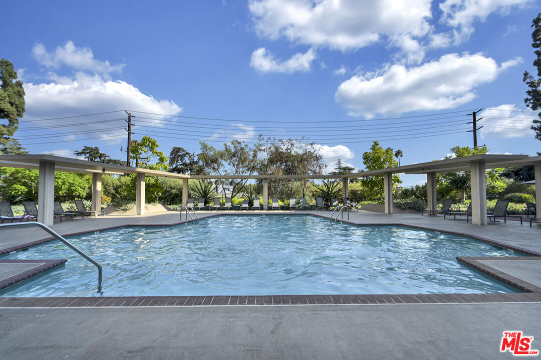 4455 Los Feliz Blvd Unit: 407