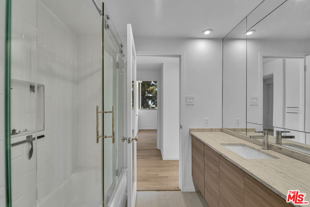 4455 Los Feliz Blvd Unit: 407