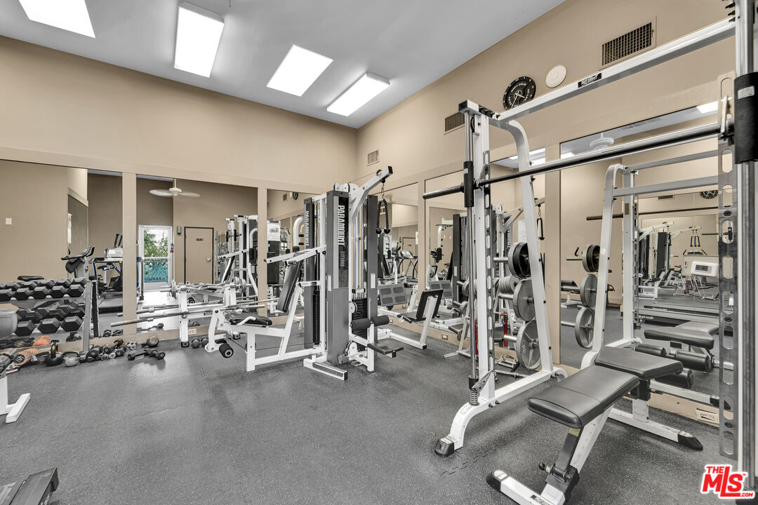 4455 Los Feliz Blvd Unit: 407