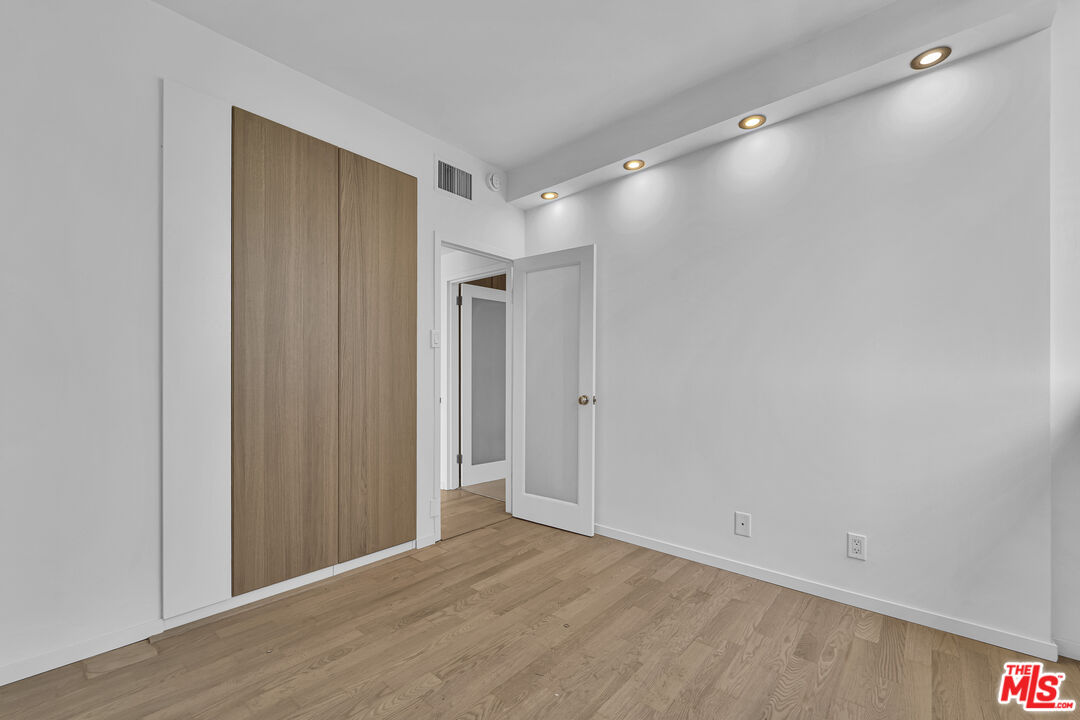 4455 Los Feliz Blvd Unit: 407