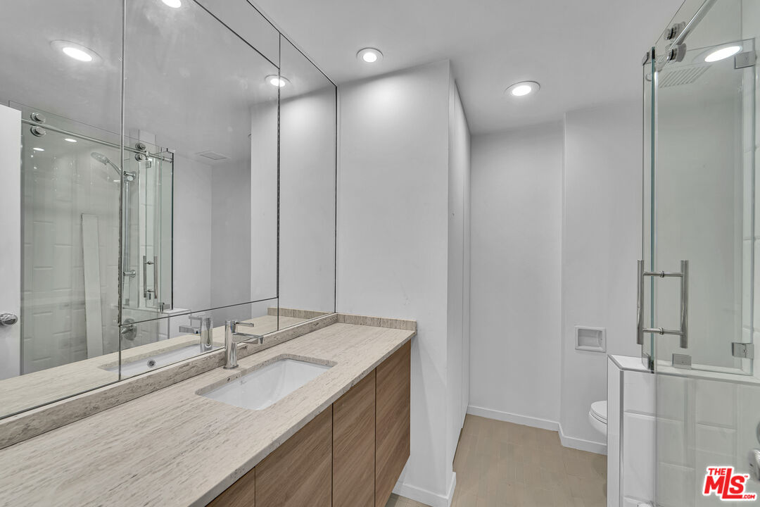 4455 Los Feliz Blvd Unit: 407