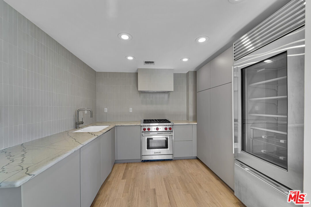 4455 Los Feliz Blvd Unit: 407