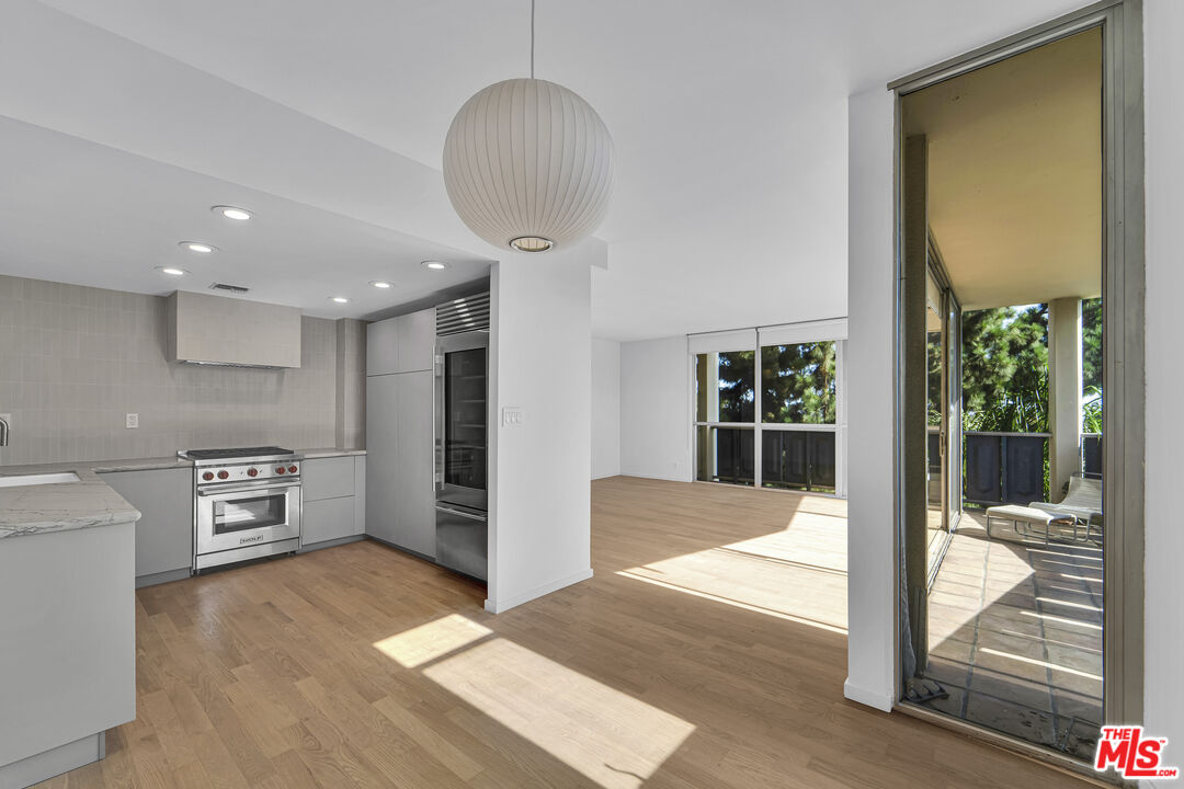 4455 Los Feliz Blvd Unit: 407