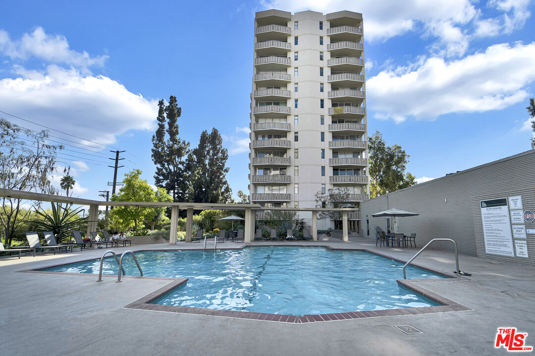 4455 Los Feliz Blvd Unit: 407