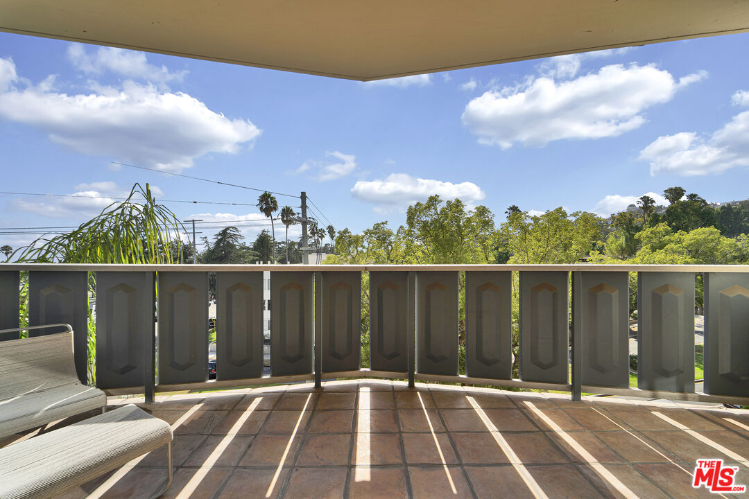 4455 Los Feliz Blvd Unit: 407