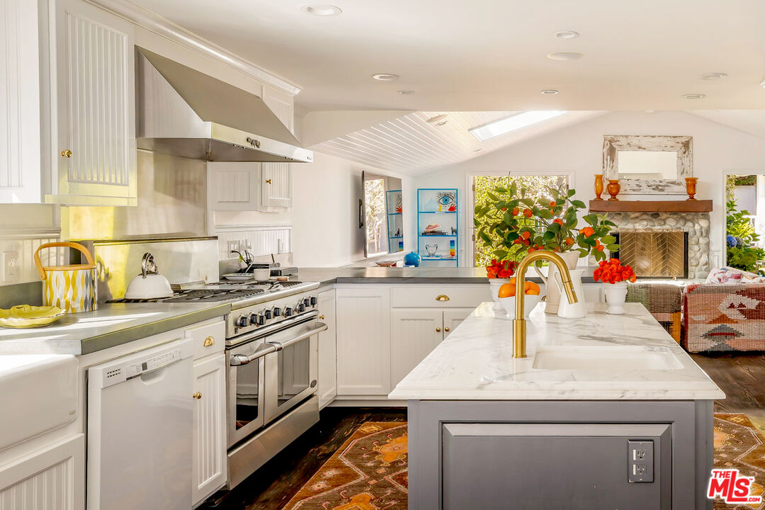 30810 Broad Beach Rd