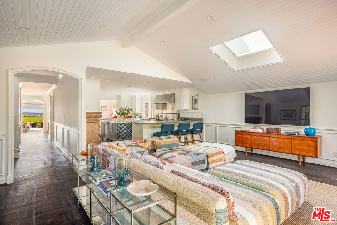 30810 Broad Beach Rd