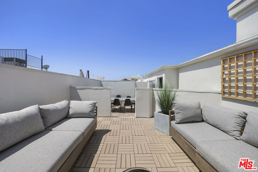 11690 Montana Ave Unit: 306