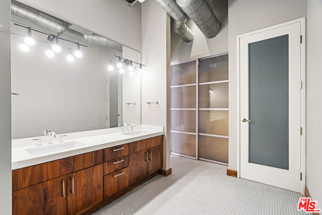 1534 17th ST Unit: 204