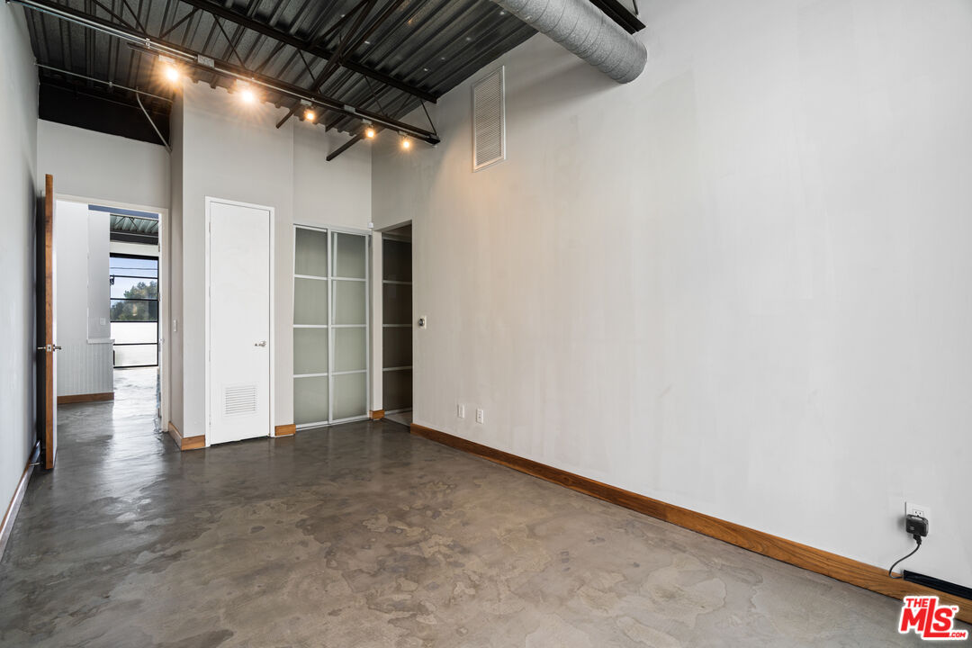 1534 17th ST Unit: 204