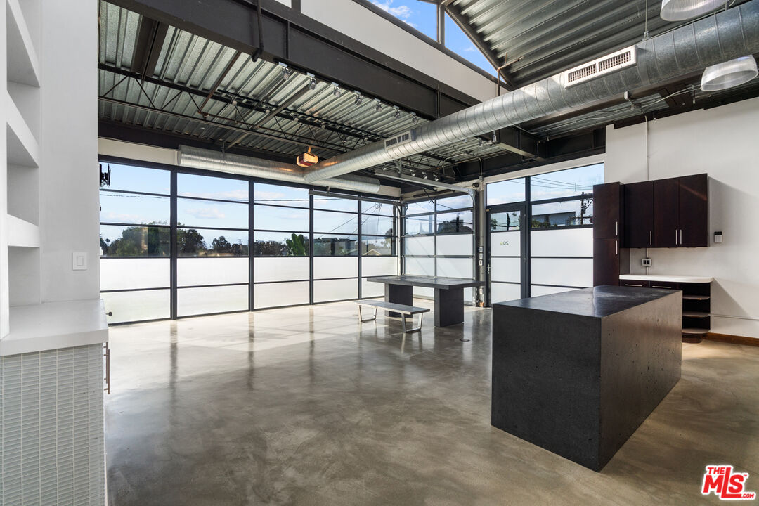 1534 17th ST Unit: 204