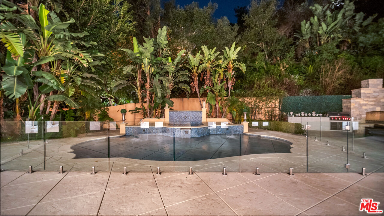 1447 San Ysidro Dr