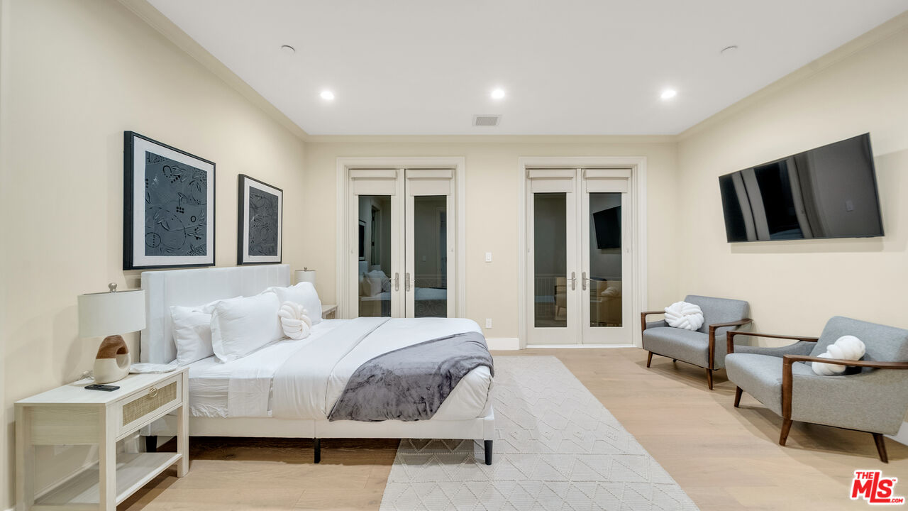 1447 San Ysidro Dr
