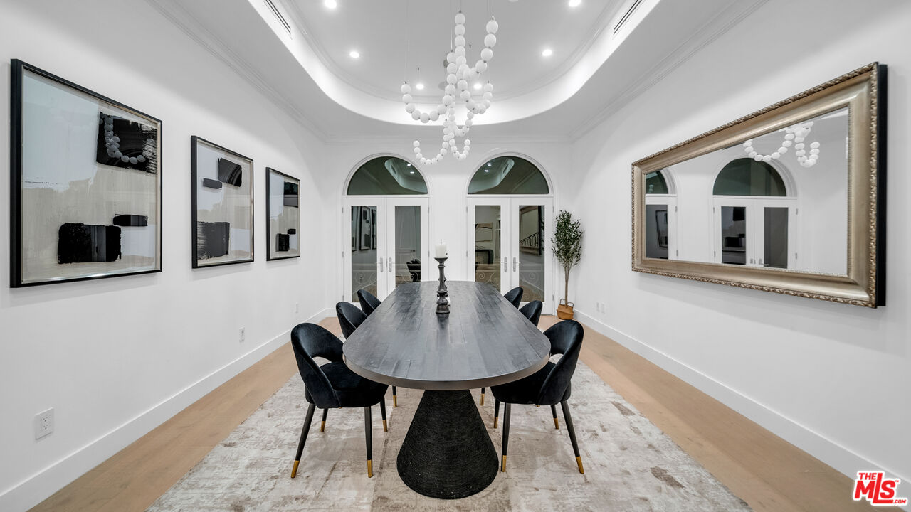 1447 San Ysidro Dr