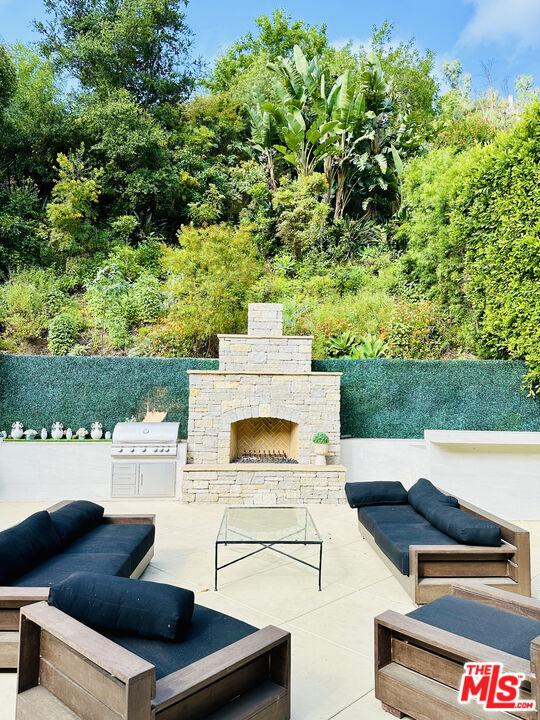 1447 San Ysidro Dr