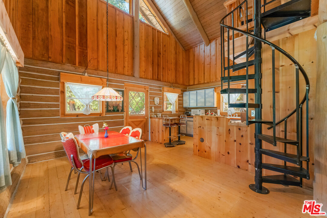 15050 Scott Bar Mountain Lookout Rd
