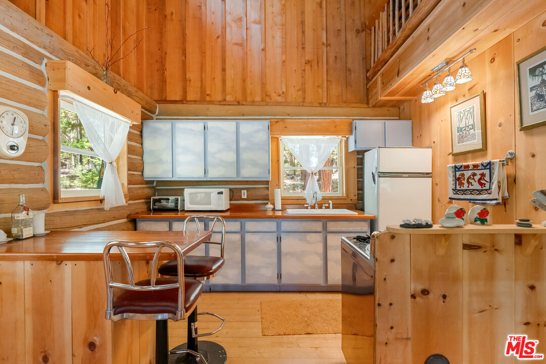 15050 Scott Bar Mountain Lookout Rd