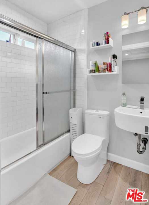 1946 W 39th St Unit: 1948