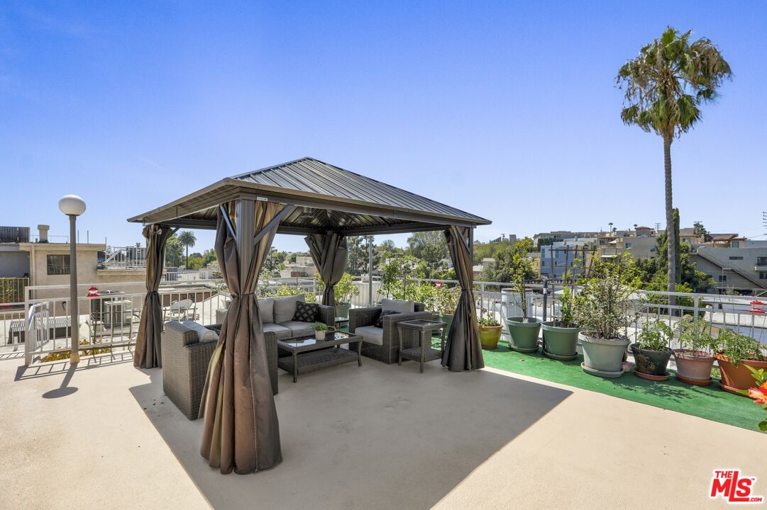 1840 S Beverly Glen Blvd Unit: 309